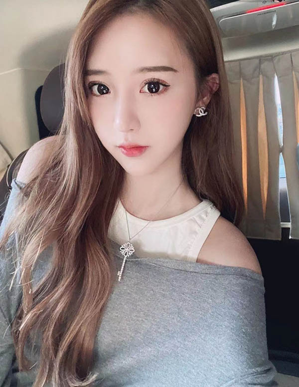 温哥华模特预约微信